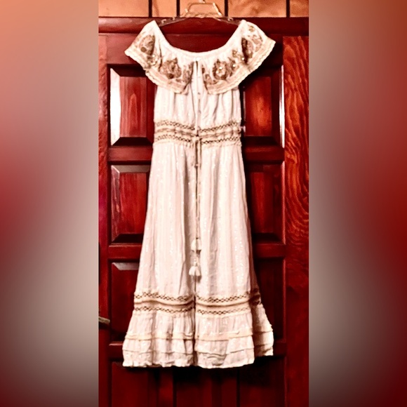 New NWT FRENCH WHITE BOHEMIAN COUNTRY OFF THE SHOULDER EMBROIDERED MAXI DRESS S - Picture 3 of 16
